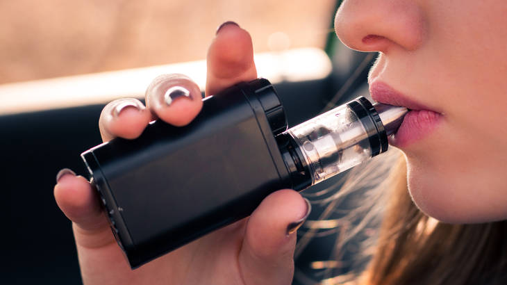 Vì sao ngày càng nhiều người bỏ thuốc lá chuyển sang vape